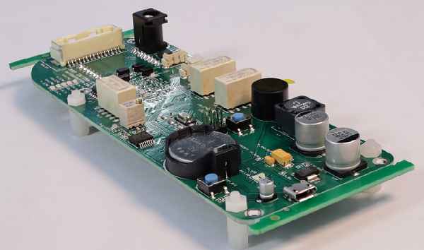 PCBA加工中回流焊接與波峰焊接的區(qū)別