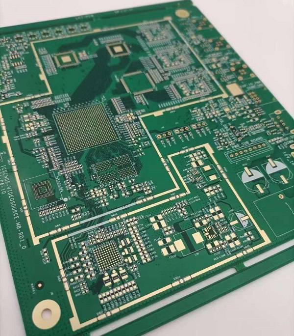 Rogers PCB 與 FR4 PCB區(qū)別